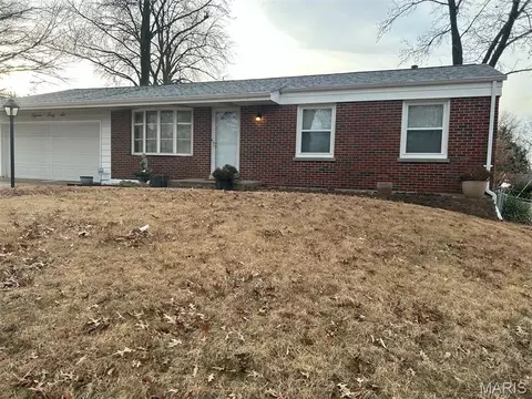 1546 Beecher Dr, Saint Louis, MO 63136