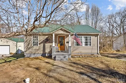 607 Nicholson Dr, Potosi, MO 63664