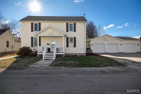 306 E Putnam St, Mount Olive, IL 62069