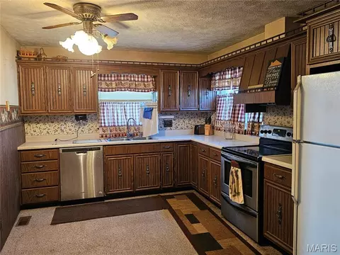 Kitchen - 307 E Jenkins, Steeleville, IL 62288 photo 1 of 3
