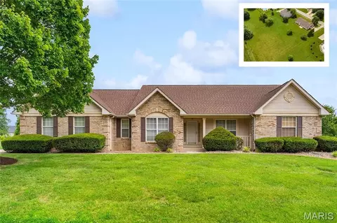 1901 Cedarwood Trl, Belleville, IL 62226