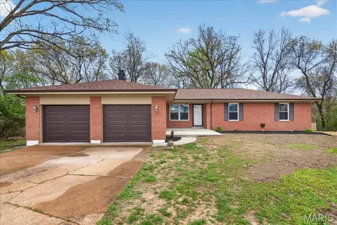 1 Windswept Dr, Arnold, MO 63010