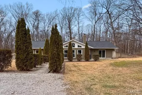 5063 Rock Rd, Waterloo, IL 62298