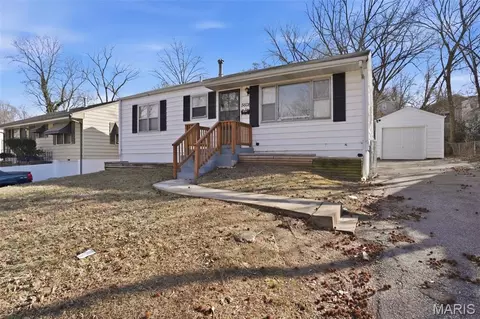 5608 Sapphire Ave, Saint Louis, MO 63136