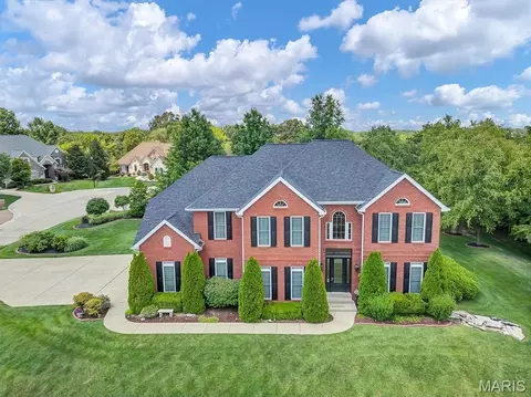 1011 Hawks Landing Dr, Lake Saint Louis, MO 63367