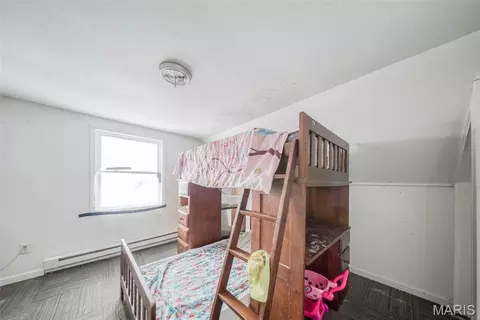 Bedroom - 22930 Hardy Ln, Saint Robert, MO 65584 photo 2 of 4