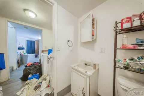 Bath - 22930 Hardy Ln, Saint Robert, MO 65584 photo 1 of 2