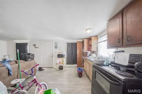 Entry Way - 22930 Hardy Ln, Saint Robert, MO 65584 photo 1 of 2