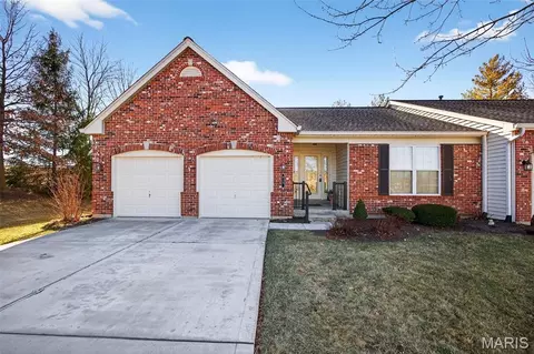 915 Waterford Villas Ct #56, Lake Saint Louis, MO 63367