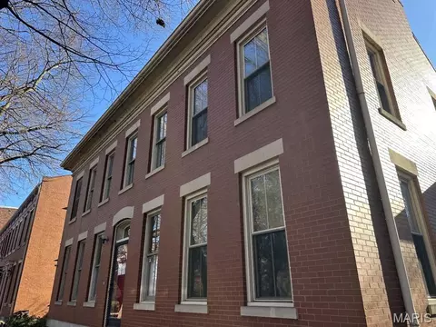 912 Rutger St, Saint Louis, MO 63104