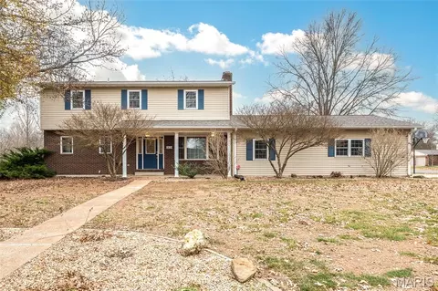 1034 Raymond Dr, Red Bud, IL 62278