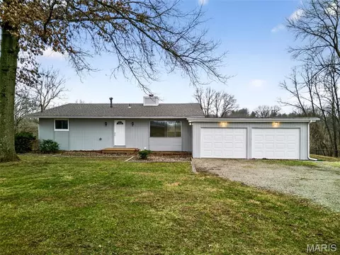 2903 Airport Rd, Godfrey, IL 62035