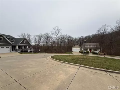 2304 Brister Hill Dr, Cape Girardeau, MO 63701