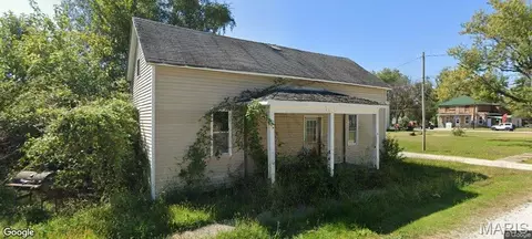 4 W Church St W, Lenzburg, IL 62255