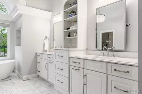 Bath - 1069 Whitmoor Dr, Weldon Spring, MO 63304 photo 3 of 4