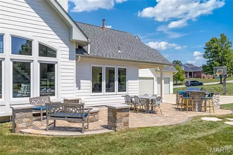 Exterior - 1069 Whitmoor Dr, Weldon Spring, MO 63304 photo 9 of 15