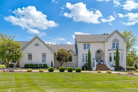 1069 Whitmoor Dr, Weldon Spring, MO 63304