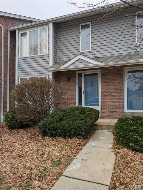 1620 Forest Hills Dr #D, Saint Charles, MO 63303