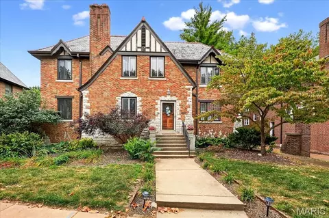 7224 Pershing Ave, University City, MO 63130