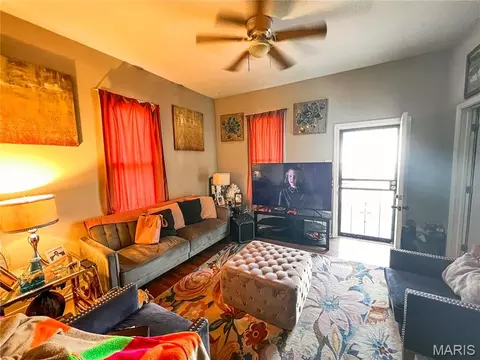 Living - 1002 S Maple St, Centralia, IL 62801 photo 1 of 1