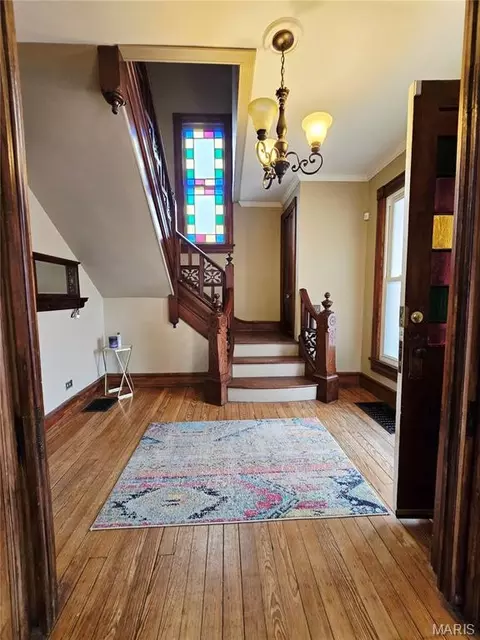 Entry Way - 437 E 4th St, Alton, IL 62002 photo 1 of 3