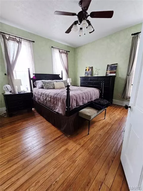Bedroom - 437 E 4th St, Alton, IL 62002 photo 1 of 2