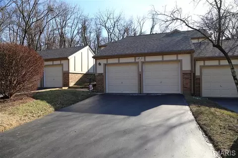 13138 Royal Pines Dr, Saint Louis, MO 63146
