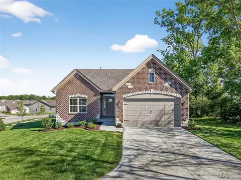 202 Keaton Woods Dr, O'fallon, MO 63368