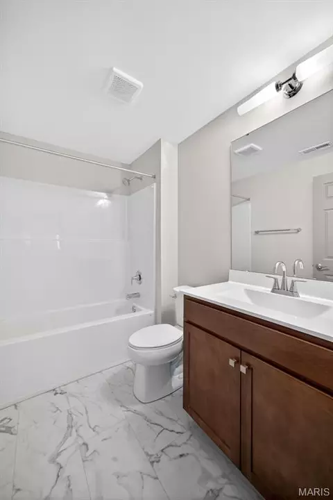 Bath - 202 Keaton Woods Dr, O'fallon, MO 63368 photo 4 of 4