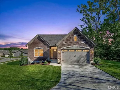 Exterior - 202 Keaton Woods Dr, O'fallon, MO 63368 photo 6 of 7