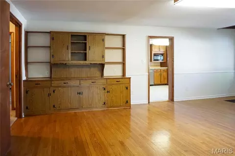 Living - 1599 E State Route 72, Rolla, MO 65401 photo 2 of 5