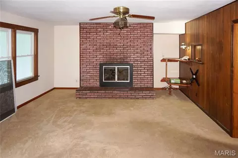 Living - 1599 E State Route 72, Rolla, MO 65401 photo 4 of 5