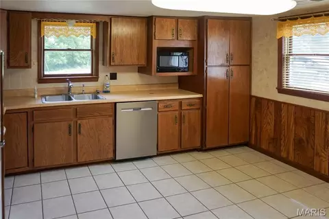 Kitchen - 1599 E State Route 72, Rolla, MO 65401 photo 1 of 3