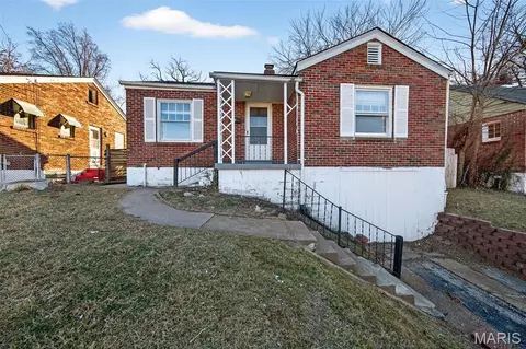 8616 Kendale Dr, Saint Louis, MO 63121