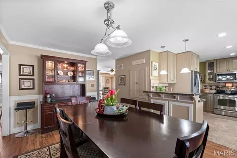 Dining - 677 Rustic Valley Dr, Ballwin, MO 63021 photo 2 of 2