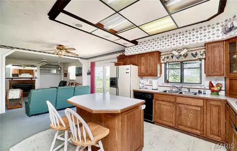 Kitchen - 339 White Rd, Hawk Point, MO 63349 photo 3 of 3