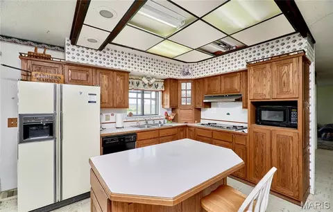 Kitchen - 339 White Rd, Hawk Point, MO 63349 photo 1 of 3