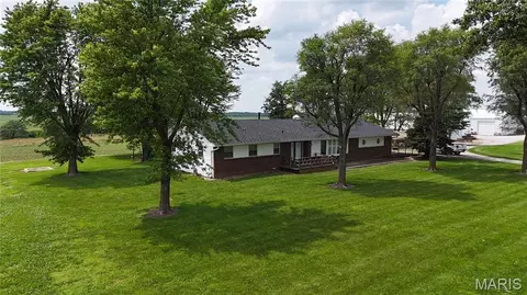 Exterior - 339 White Rd, Hawk Point, MO 63349 photo 8 of 10