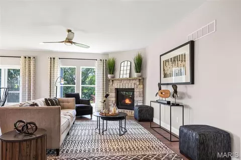 Living - 4 Challenger Ct, O'fallon, MO 63366 photo 2 of 3
