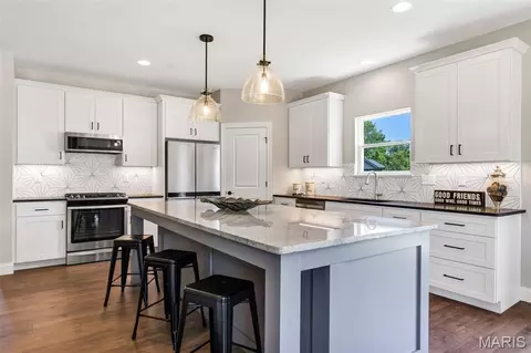 Kitchen - 4 Challenger Ct, O'fallon, MO 63366 photo 2 of 5