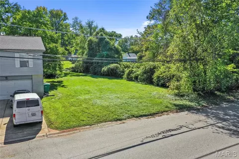 112 W Thornton Ave, Saint Louis, MO 63119