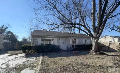 1402 Richard Dr, Cahokia, IL 62206