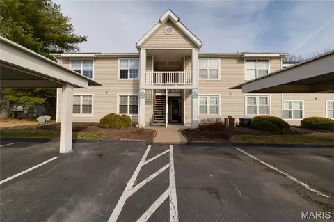 14225 Cape Horn Pl, Florissant, MO 63034