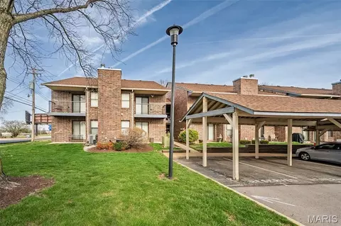 2303 Kratky Rd #B, Saint Louis, MO 63114