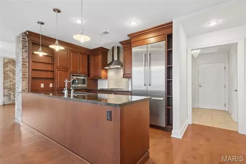 232 N Kingshighway Blvd #1209, Saint Louis, MO 63108