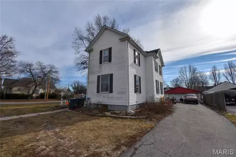 500 W 1st South St, Mount Olive, IL 62069