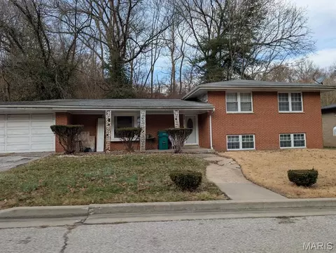 9002 De Boupre St, East St Louis, IL 62203