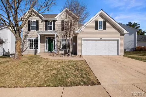 810 Wellesley Place Dr, Chesterfield, MO 63017