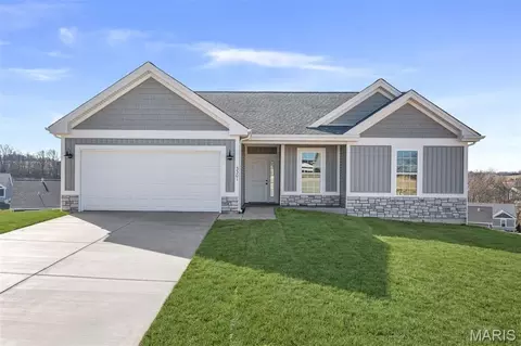 411 Daniel Ct, New Haven, MO 63068
