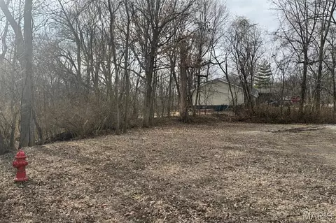 313 Park St, Troy, IL 62294